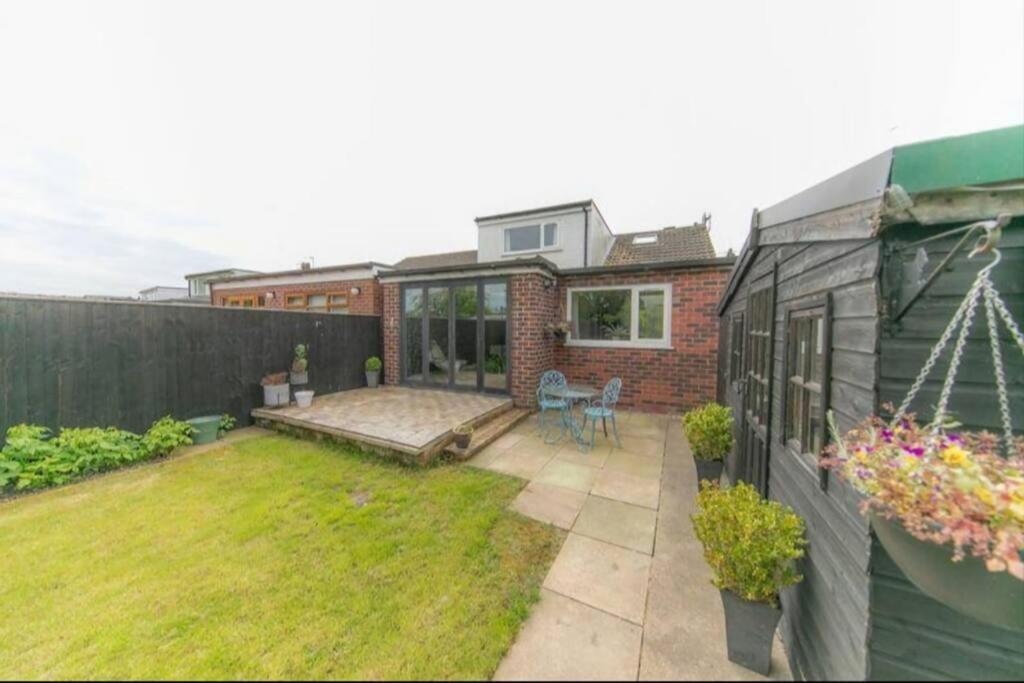 Recently Refurbished Home. Poulton-le-Fylde Экстерьер фото