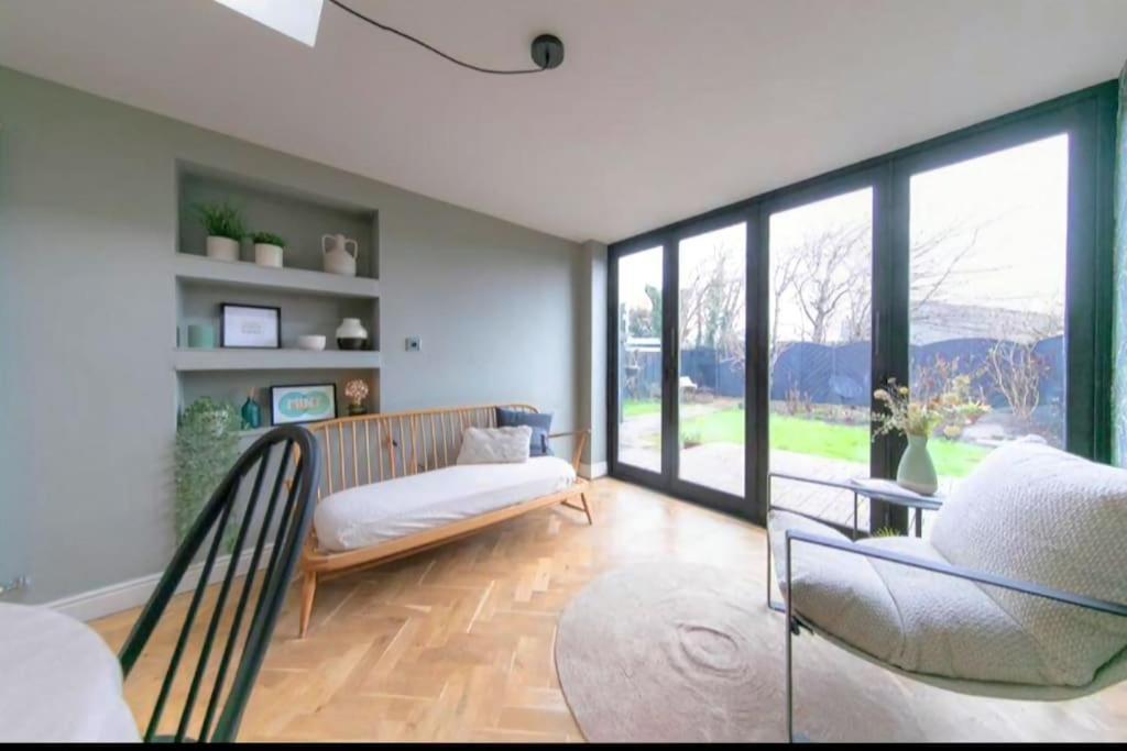 Recently Refurbished Home. Poulton-le-Fylde Экстерьер фото