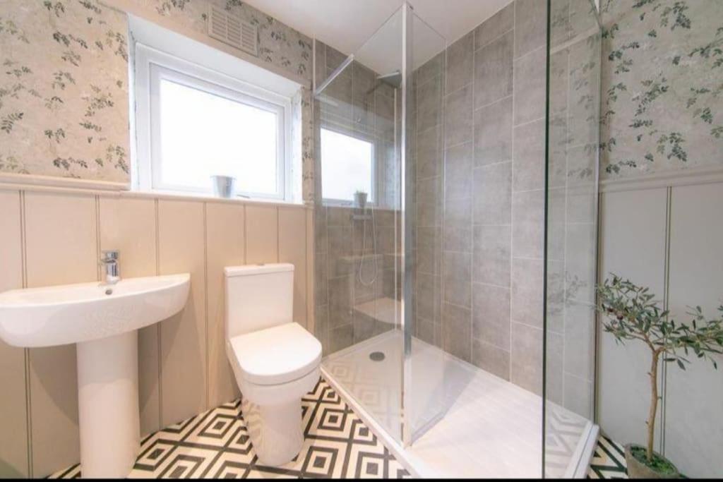 Recently Refurbished Home. Poulton-le-Fylde Экстерьер фото